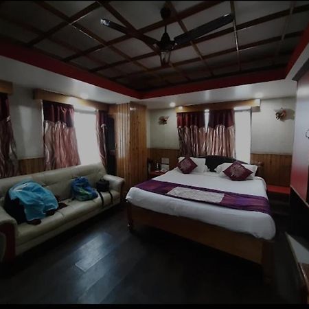 Hotel Knight Inn Шиллонг Екстер'єр фото